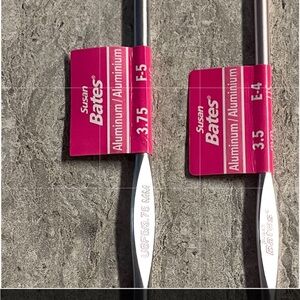 NWT 2 Aluminum Crochet Hooks. Susan Bates by Coats & Clark ~ B2106